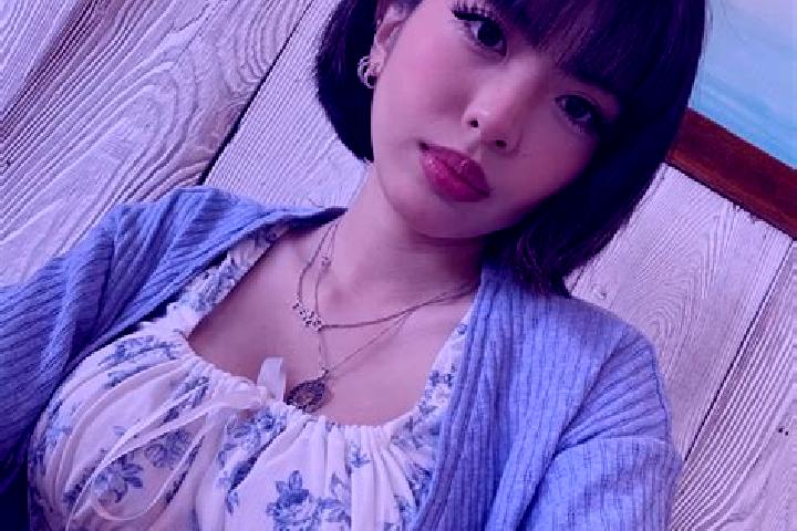 Zoey, 20 — Escort in Vavylove, Ukraine