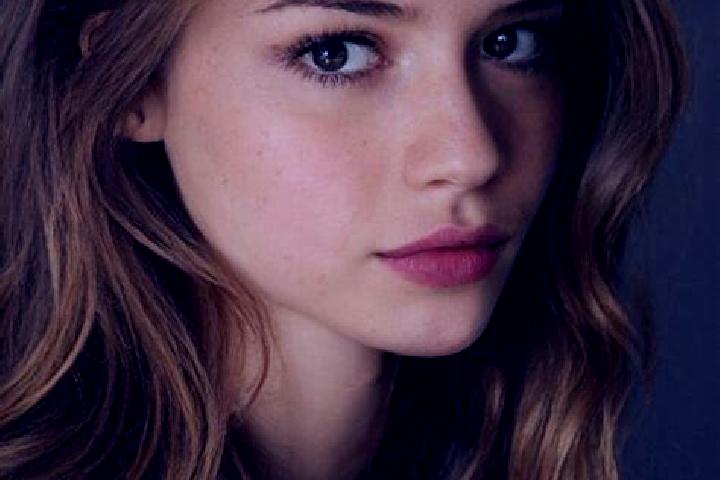 Zoey, 21, a auburn hazel-eyed caucasian companion based in Dobo. Offering Erotic Massage, Tantra, A-Level, Girlfriend Experience. Available for incall and ou...