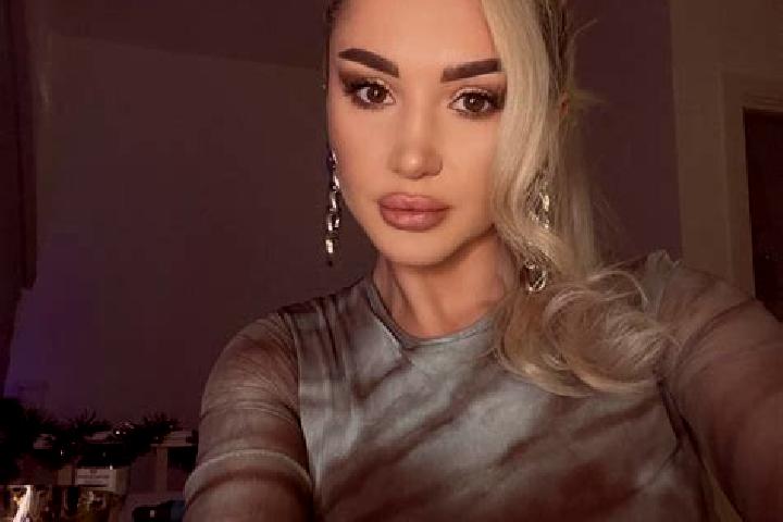 Zoey, 21, a blonde grey-eyed caucasian companion based in Panxin. Offering GFE, BDSM, Travel Companion, Erotic Massage. Available for incall and outcall, ove...