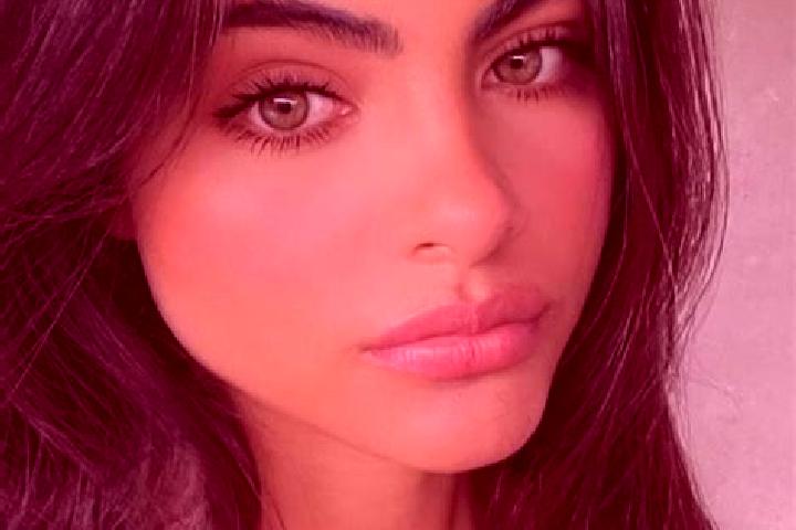 Zoey, 21, a brunette dark-eyed middle eastern companion based in Dolni Cerekev. Offering CIM, Erotic Massage, Roleplay, Girlfriend Experience. Available for ...