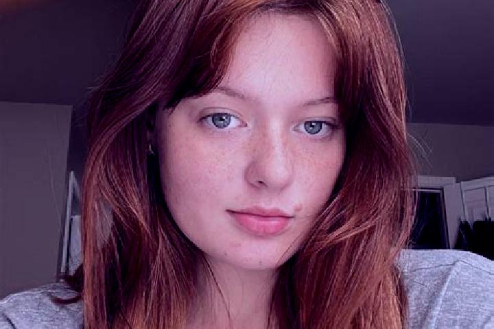 Zoey, 21, a red dark-eyed mixed companion based in Townview. Offering Prostate Massage, Travel Companion, Dinner Date. Available for incall and outcall, over...