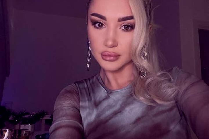 Zoey, 22, a blonde amber-eyed asian companion based in Dzhebel. Offering Couples, GFE, Travel Companion. Available for incall and outcall, day and evening da...