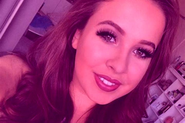 Zoey, 22, a chestnut amber-eyed ebony companion based in San Sigismondo. Offering Party Girl, A-Level, 69, Roleplay, Erotic Massage. Available for incall and...
