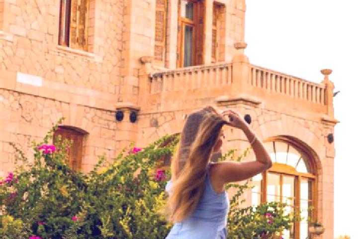 Zoey, 22 — Escort in Mitropoli, Greece