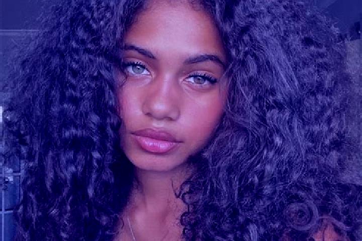 Zoey, 23, a auburn blue-eyed ebony companion based in Pirajui. Offering Dinner Date, A-Level, CIM. Available for incall and outcall, day and evening dates.