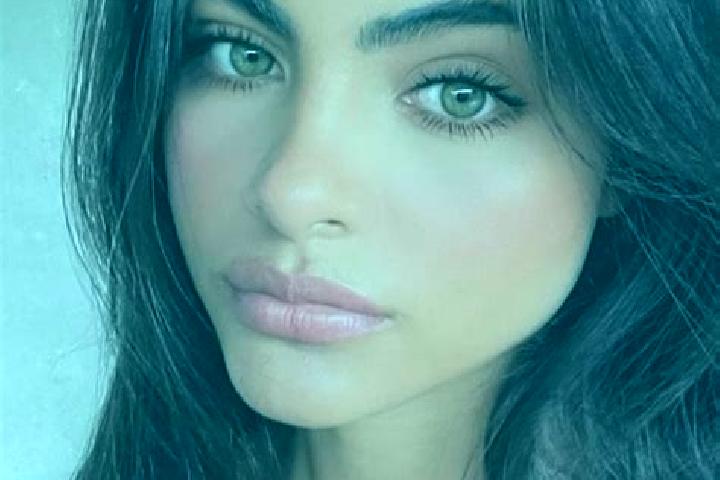 Zoey, 23, a brunette dark-eyed mediterranean companion based in Gebsattel. Offering GFE, Tantra, BDSM, Girlfriend Experience. Available for incall and outcal...