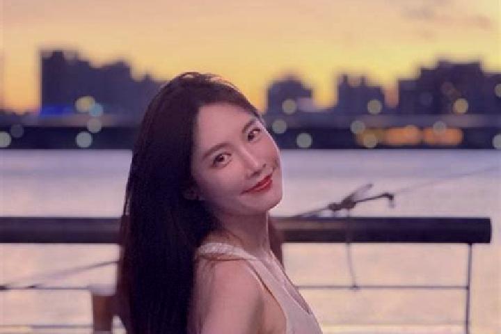Zoey, 23 — Escort in Qiucun, China