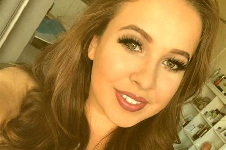 Zoey, 24, a red dark-eyed mediterranean companion based in Kidbrooke. Offering Domination, Fetish, Travel Companion. Available for incall and outcall, day an...