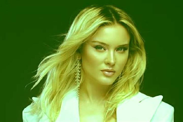 Zoey, 24 — Escort in Azara, Argentina