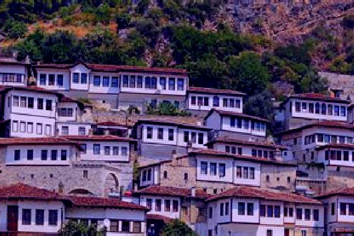 Zoey, 24 — Escort in Hasan, Albania