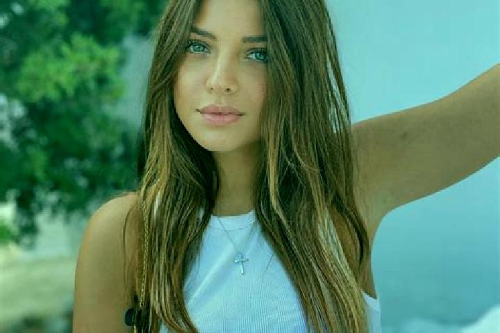 Zoey, 24 — Escort in Kato Mitrousi, Greece