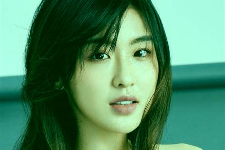 Zoey, 24 — Escort in Luorong, China