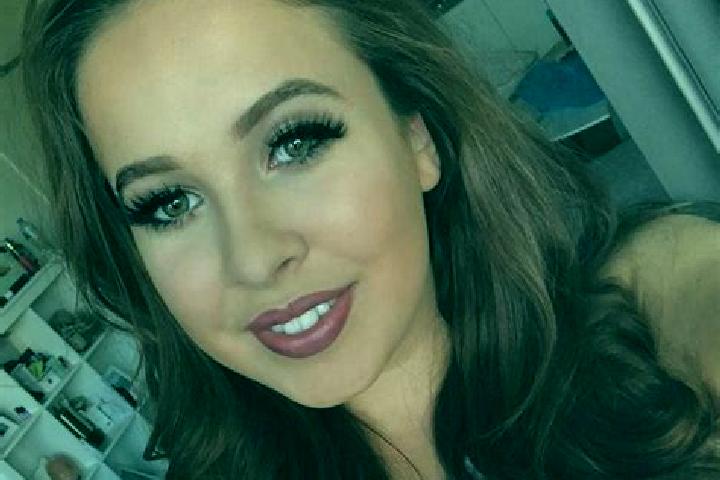 Zoey, 25, a brunette amber-eyed european companion based in Cocoyoc. Offering 69, Dinner Date, GFE, Massage, A-Level. Available for incall and outcall, day a...