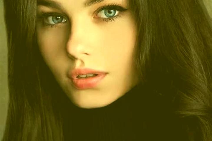 Zoey, 25, a brunette dark-eyed caucasian companion based in East Valley. Offering Striptease, Fetish, Travel Companion, Tantra. Available for incall and outc...
