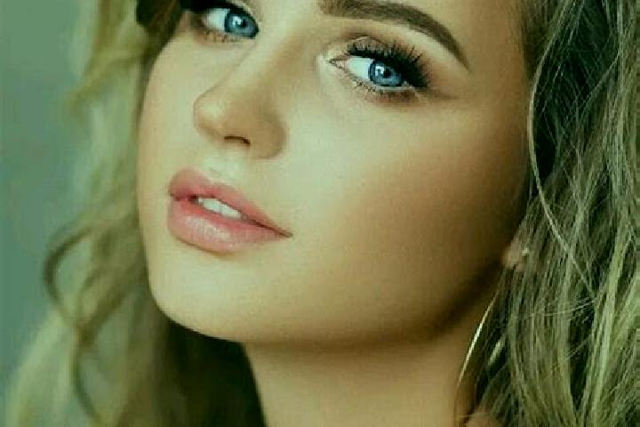 Zoey, 25, a dark blonde blue-eyed caribbean companion based in Elayavur. Offering 69, Overnight, Striptease, Travel Companion. Available for incall and outca...