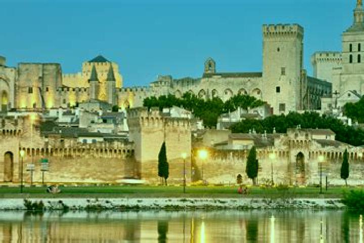 Zoey, 25 — Escort in Avignon, France