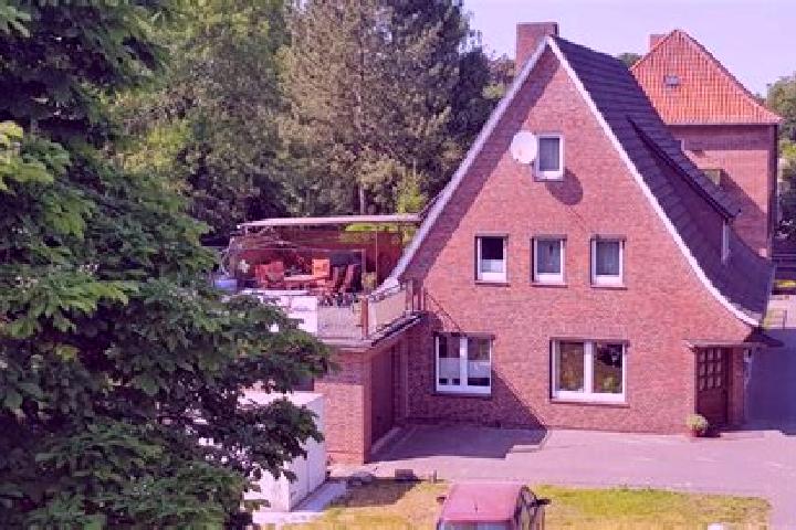 Zoey, 25 — Escort in Neuhaus an der Oste, Germany