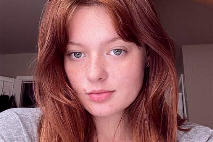 Zoey, 26, a auburn grey-eyed mixed companion based in Beaujeu. Offering Massage, Prostate Massage, BDSM, GFE. Available for incall and outcall, day and eveni...