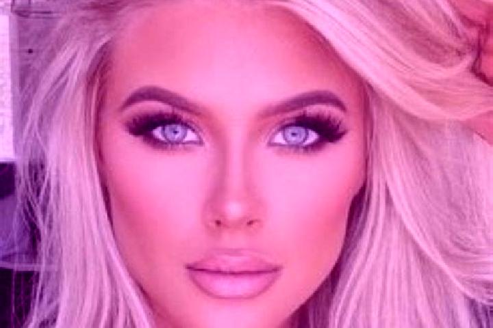 Zoey, 26, a platinum blonde brown-eyed european companion based in Ave Maria. Offering Striptease, Party Girl, Prostate Massage, Erotic Massage. Available fo...
