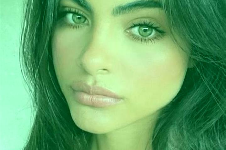 Zoey, 27, a brunette green-eyed ebony companion based in Yundum. Offering Erotic Massage, Party Girl, OWO, Massage. Available for incall and outcall, day and...