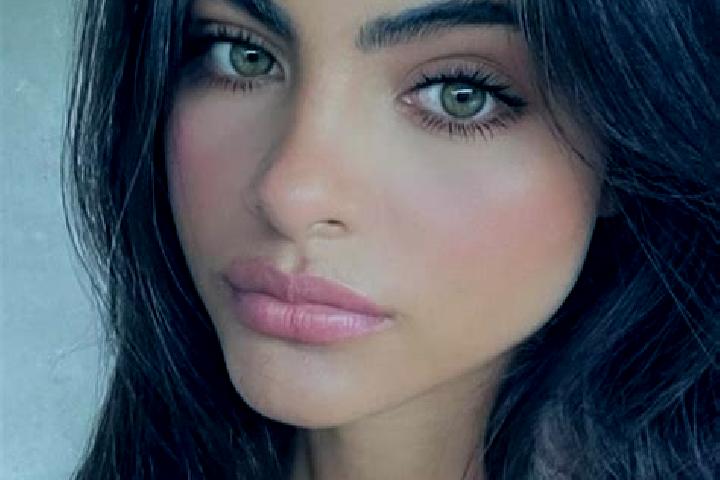 Zoey, 27, a brunette green-eyed mixed companion based in Porum. Offering Fetish, GFE, Massage. Available for incall and outcall, overnight bookings available.