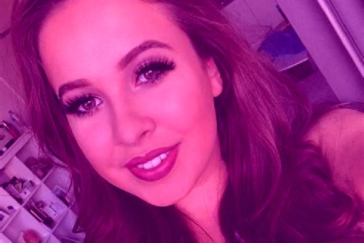 Zoey, 27, a brunette grey-eyed european companion based in Haughton Green. Offering Party Girl, Girlfriend Experience, Domination, Travel Companion. Availabl...