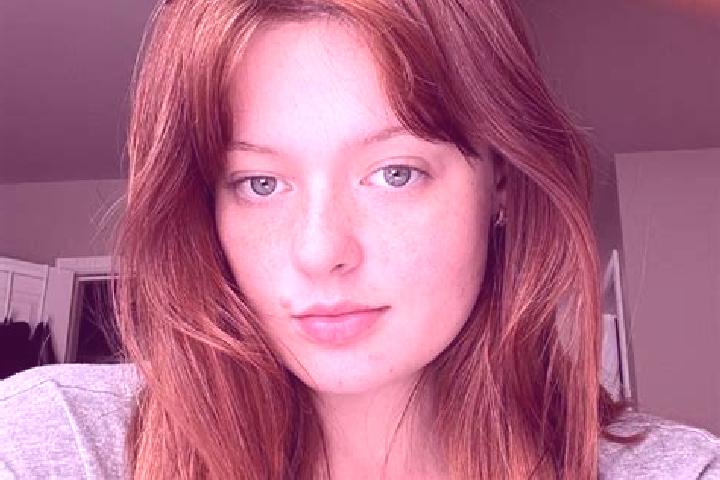 Zoey, 27, a red dark-eyed mixed companion based in Barbuletu. Offering Dinner Date, Girlfriend Experience, BDSM. Available for incall and outcall, day and ev...