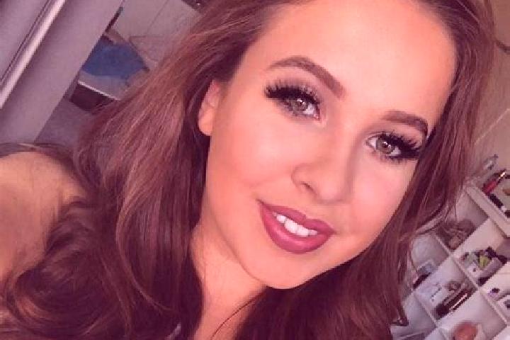 Zoey, 28, a brunette grey-eyed mediterranean companion based in Arroyo de San Servan. Offering Party Girl, Fetish, OWO. Available for incall and outcall, day...