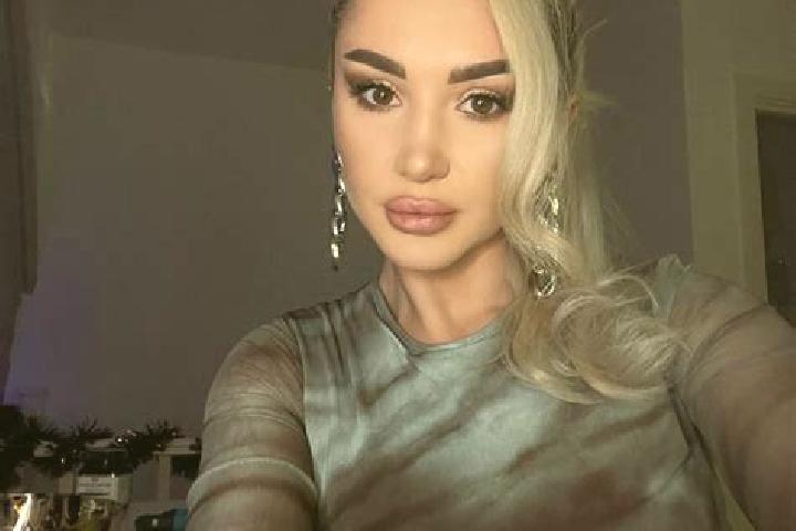 Zoey, 28, a dark blonde green-eyed ebony companion based in Maslianico. Offering Travel Companion, A-Level, Massage, GFE, BDSM. Available for incall and outc...