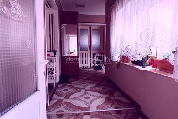 Zoey, 28 — Escort in Pojejena, Romania