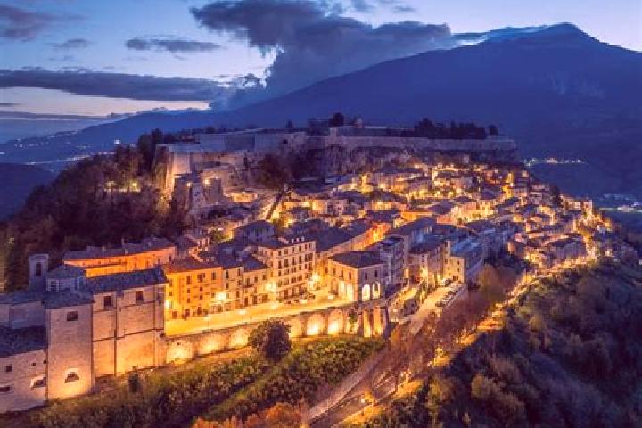 Zoey, 28 — Escort in Torano Castello, Italy