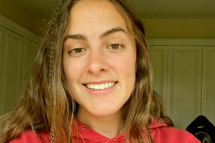 Zoey, 29 — Escort in Lees, United Kingdom