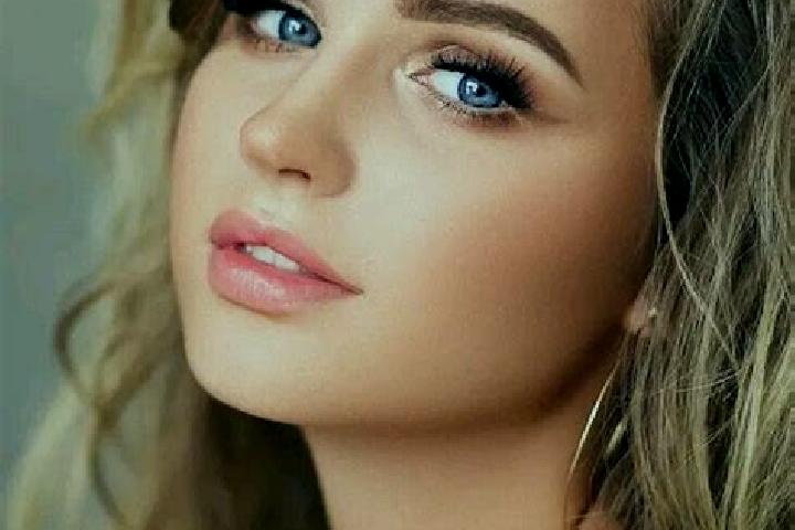 Zoey, 30, a dark blonde blue-eyed caucasian companion based in Marseille Prefecture. Offering Domination, Striptease, GFE, Erotic Massage. Available for inca...