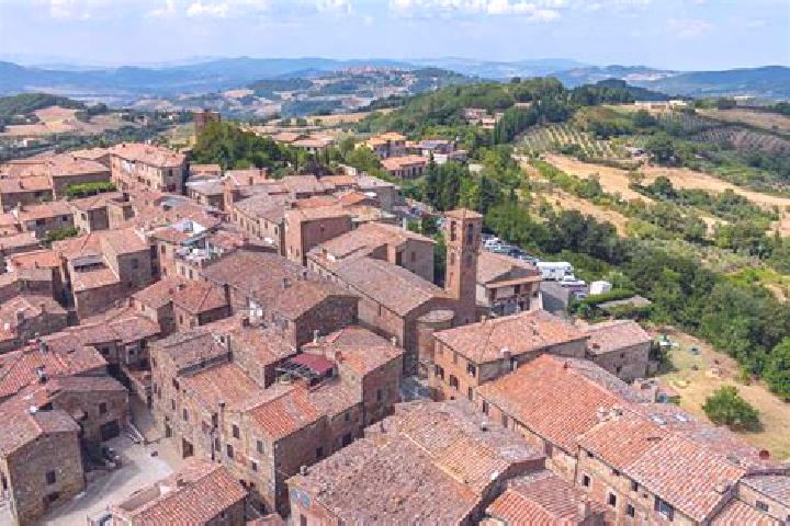 Zoey, 30 — Escort in Radicondoli, Italy