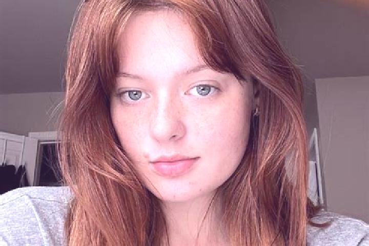 Zoey, 31, a auburn grey-eyed mixed companion based in Bickendorf. Offering Fetish, Tantra, OWO, Massage, Domination. Available for incall and outcall, overni...