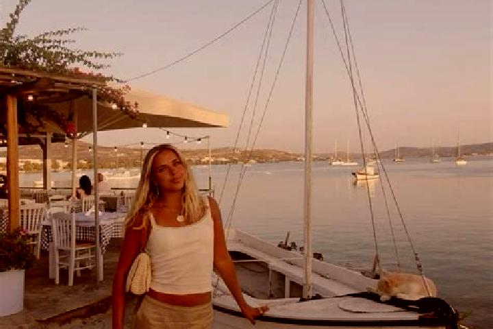 Zoey, 31 — Escort in Dorothea, Greece