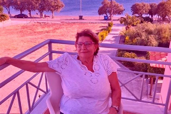Zoey, 32 — Escort in Agios Dimitrios, Greece