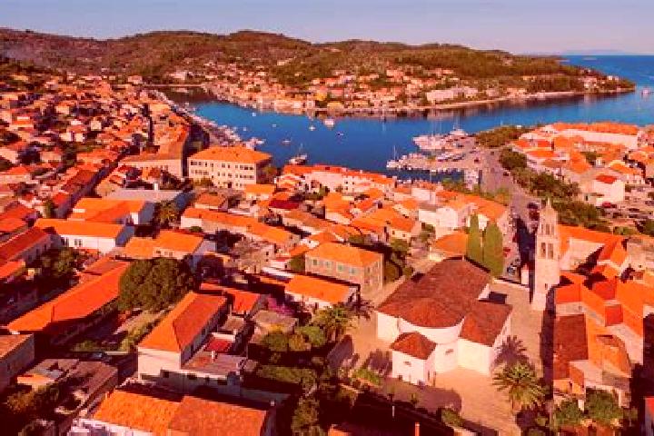 Zoey, 32 — Escort in Vela Luka, Croatia