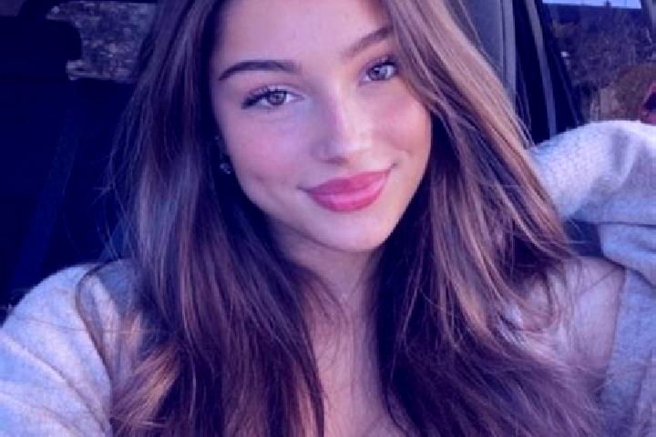 Zoey, 33, a auburn green-eyed latina companion based in Acuitzio del Canje. Offering Girlfriend Experience, Tantra, Overnight, Prostate Massage, OWO. Availab...