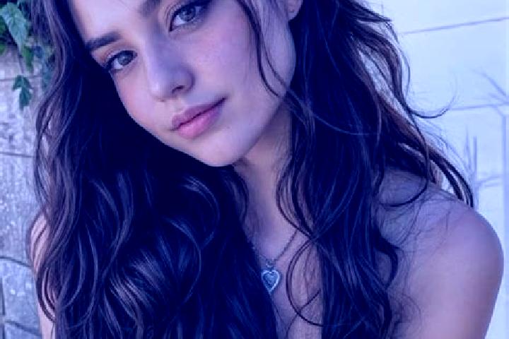 Zoey, 33, a chestnut hazel-eyed middle eastern companion based in Quanfeng. Offering Erotic Massage, Prostate Massage, Travel Companion. Available for incall...