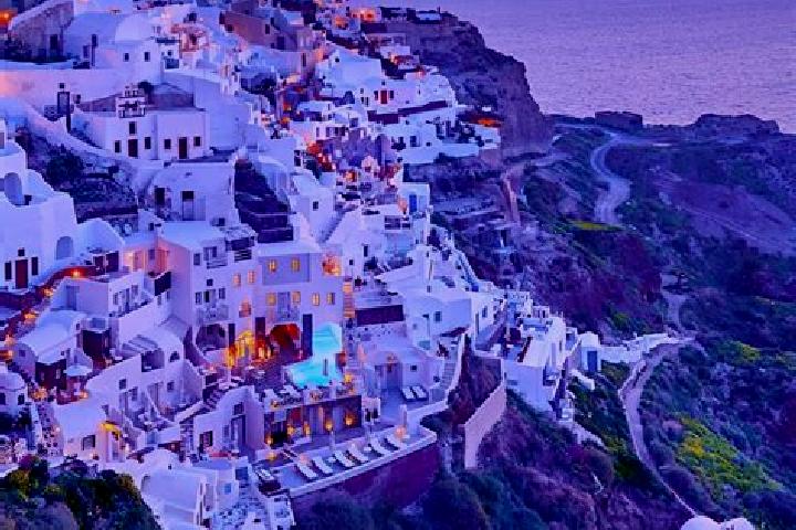 Zoey, 33 — Escort in Makrisia, Greece