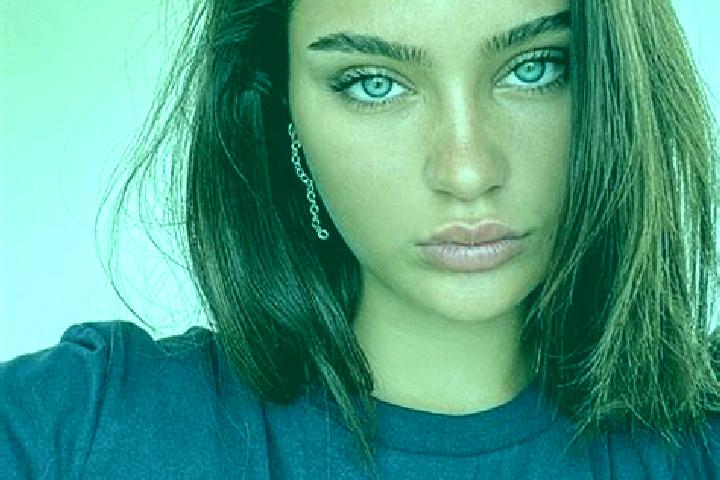Zoey, 34, a brunette blue-eyed indian companion based in Sisauli. Offering Prostate Massage, Party Girl, BDSM. Available for incall and outcall, day and even...