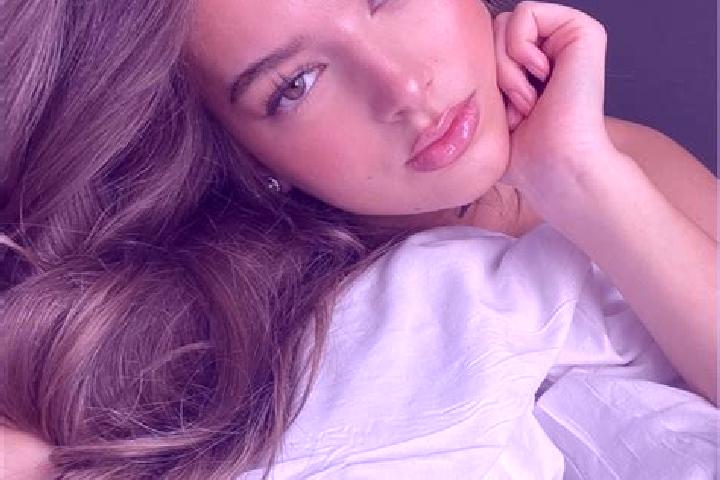 Zoey, 34, a chestnut blue-eyed latina companion based in Melderslo. Offering Fetish, Dinner Date, Erotic Massage, Overnight. Available for incall and outcall...