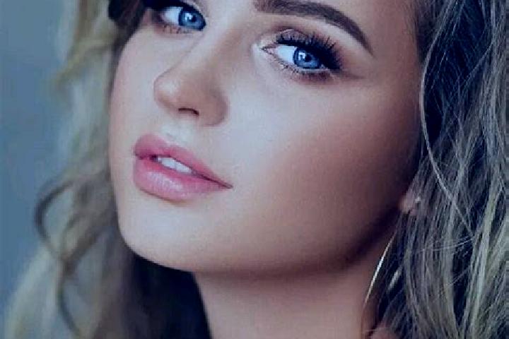 Zoey, 34, a dark blonde blue-eyed slavic companion based in Wardow. Offering Dinner Date, Domination, Prostate Massage. Available for incall and outcall, day...