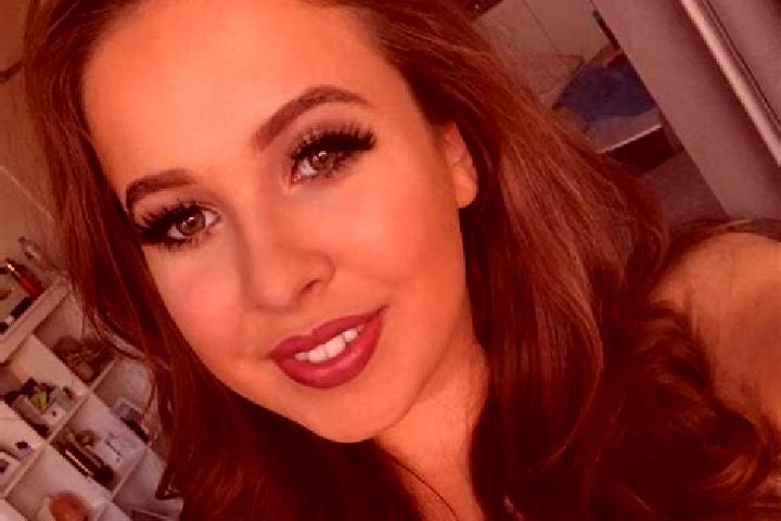 Zoey, 34, a red amber-eyed latina companion based in Newcastle under Lyme. Offering CIM, A-Level, Party Girl. Available for incall and outcall, day and eveni...