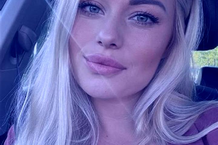 Zoey, 35, a blonde hazel-eyed mediterranean companion based in Rekhasim. Offering CIM, OWO, Erotic Massage, Couples. Available for incall and outcall, day an...