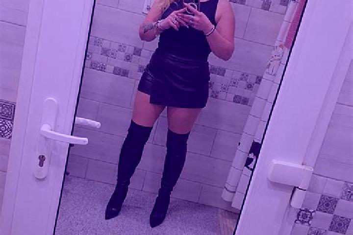 Zoey, 35 — Escort in Lapus, Romania