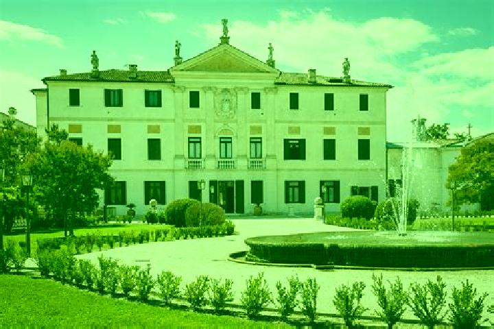 Zoey, 35 — Escort in Mogliano, Italy