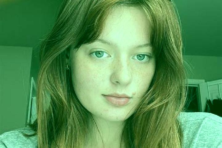 Zoey, 36, a auburn grey-eyed european companion based in Tardelcuende. Offering Deep French Kissing, OWO, GFE, CIM. Available for incall and outcall, overnig...