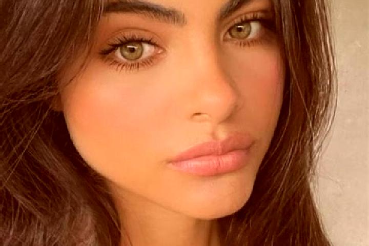 Zoey, 36, a brunette grey-eyed indian companion based in Ciocadia. Offering Massage, Domination, Striptease, Roleplay. Available for incall and outcall, over...